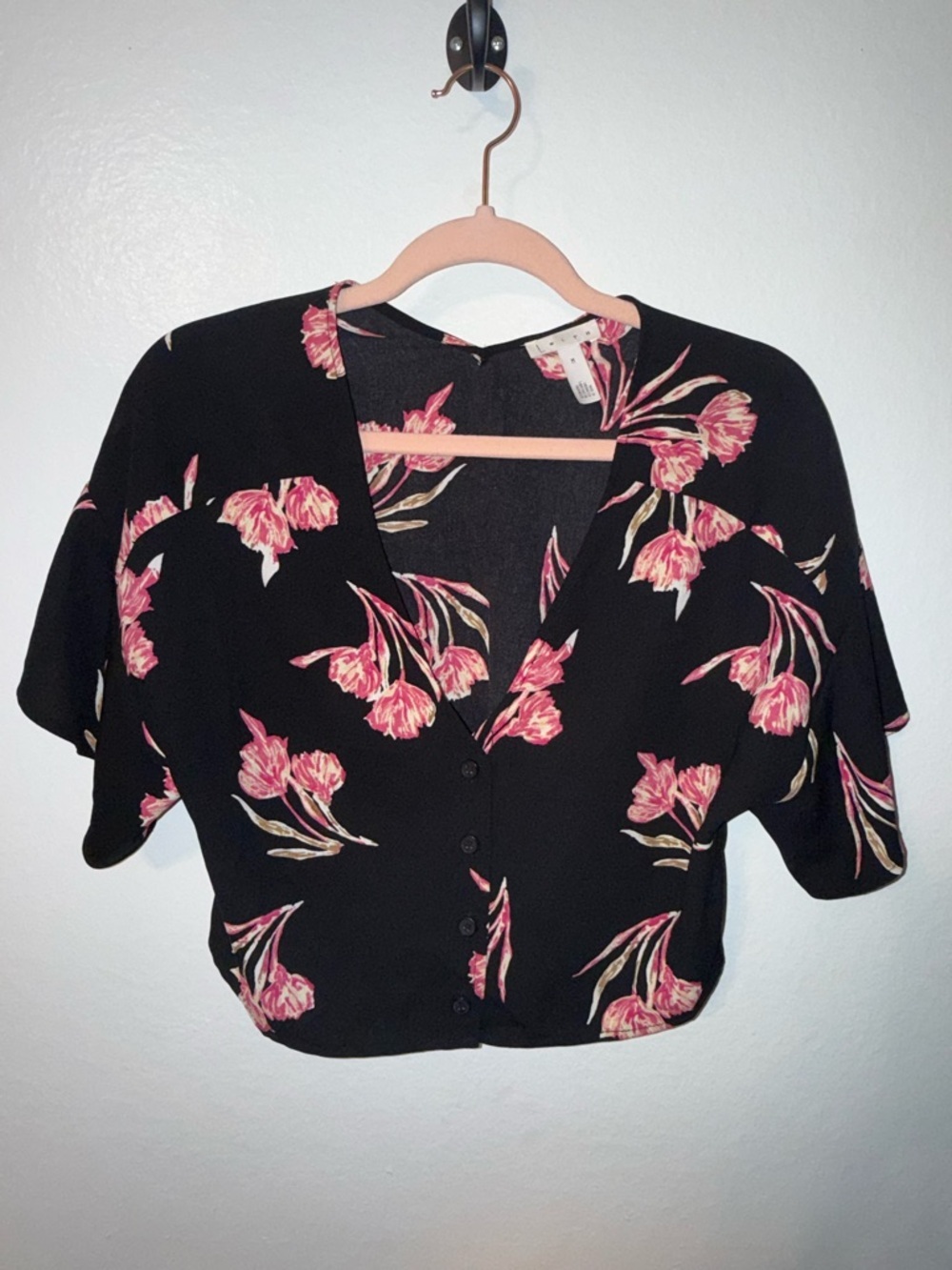 LEITH Floral Crop Top Black Pink Hawaiian Shirt Blouse Button Down V Neck Flowy - Picture 5 of 11